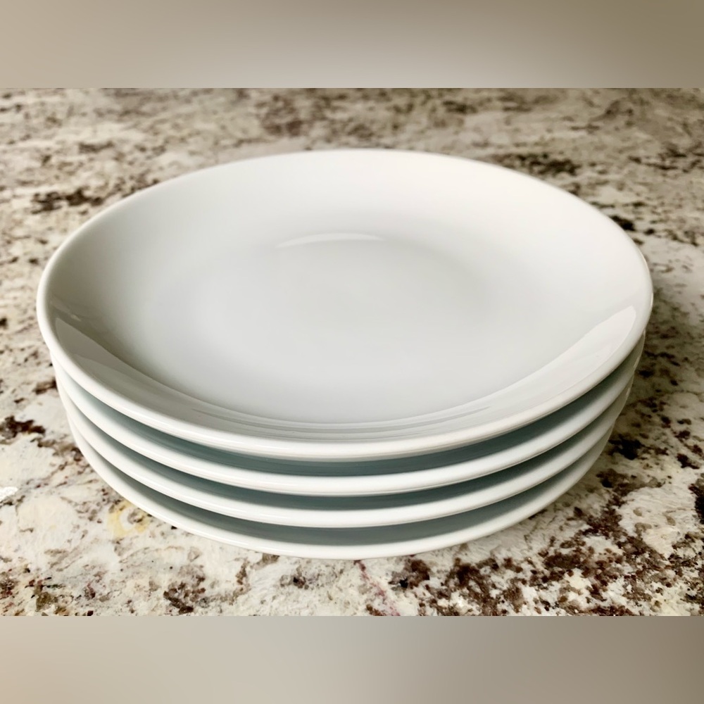POTTERY BARN Great White Plates
< SET OF 4 >